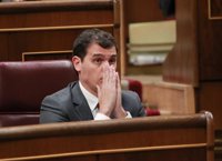 Rivera desdeña la oferta de Compromís: Tres páginas para gobernar seis partidos durante cuatro años no es razonable