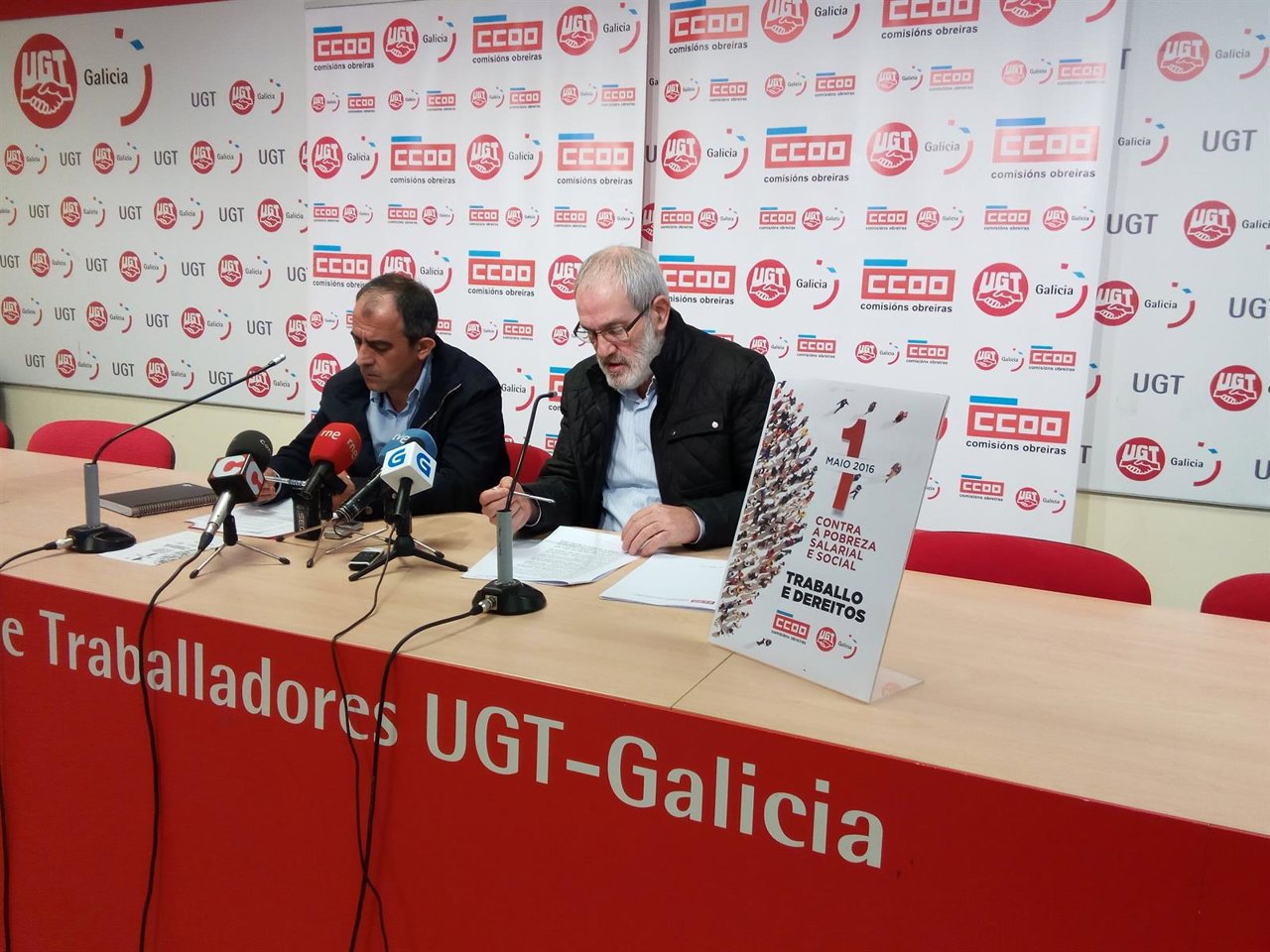 Representantes de CC.OO. Y UGT 