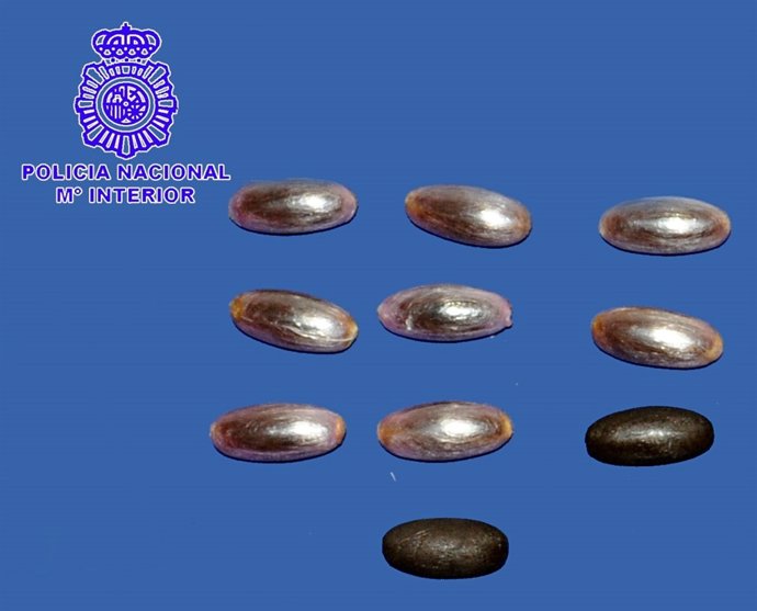 Bellotas ocupadas al detenido en la estación de autobuses. 