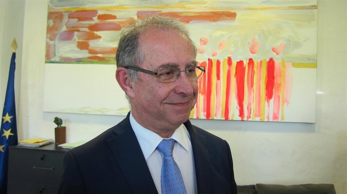 El consejero de Hacienda de Aragón, Fernando Gimeno