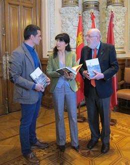 El editor Manuel Bahíllo, Ana Redondo y José Delfín Val