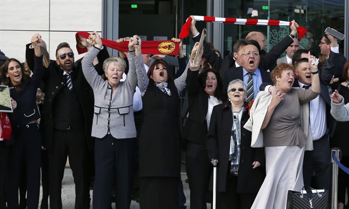Aficionados del Liverpool celebran la sentencia de Hillsborough