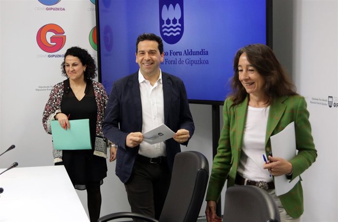 Ainhoa Aizpuru, Imanol Lasa y Marisol Garmendia