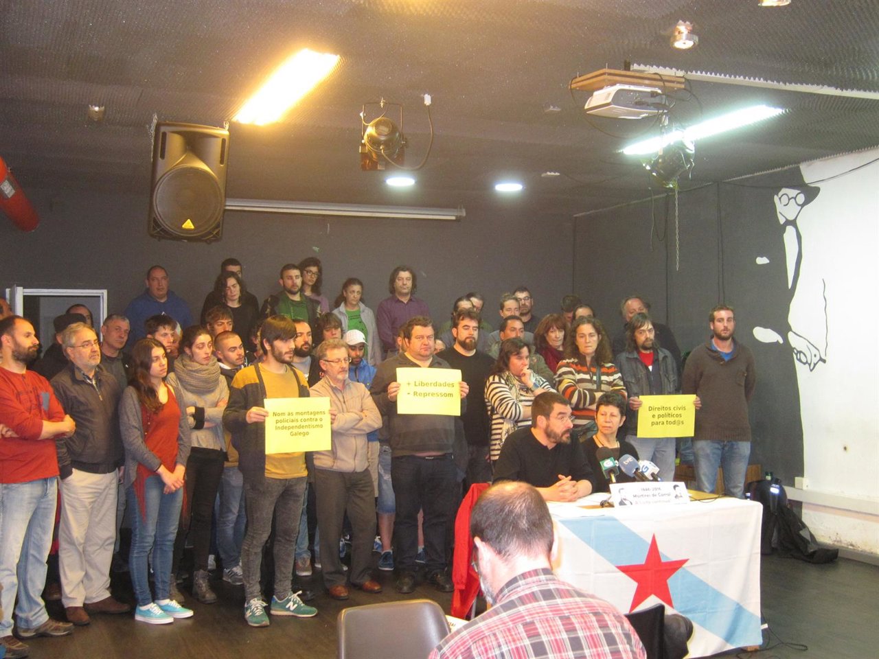 Rueda de prensa de miembros de Causa Galiza con apoyo de diversos colectivos