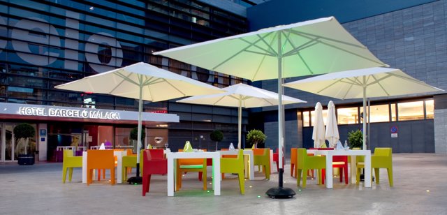 Hotel Barceló Málaga terraza establecimiento turismo turistas viajeros
