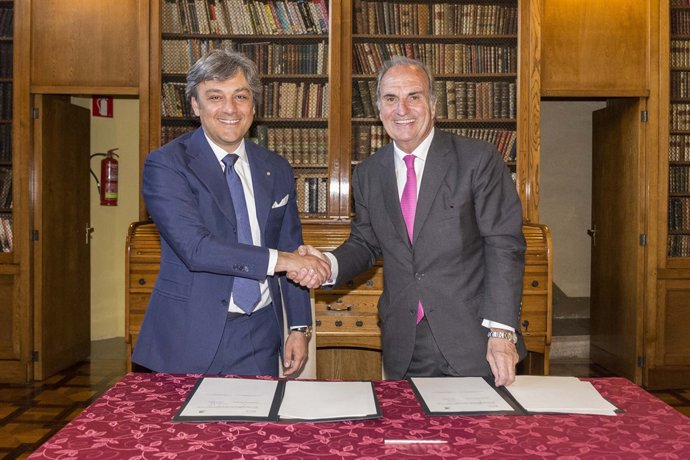 Luca de Meo (Seat) y Joaquim Gay de Montellà (Fomento del Trabajo)