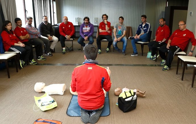 La RFEF instala nuevos más desfibriladores