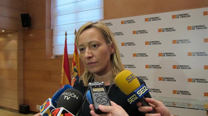 La consejera Marta Gastón, esta tarde antes de presidir la Mesa de la Minería 