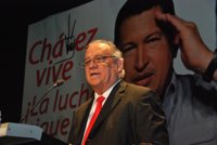 El embajador de Venezuela exige al PP que respete "el carácter democrático" de su Gobierno