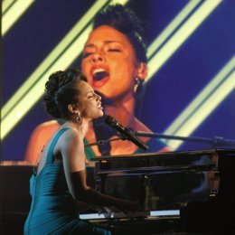 Actuación de Alicia Keys al piano