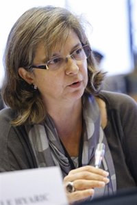 Paloma López, rival de Garzón por liderar IU, rechaza pactos "cupulares" con Podemos