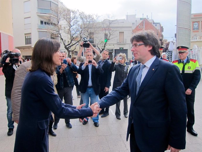 La alcaldesa de Santa Coloma de Gramenet, Núria Parlon, y Carles Puigdemont