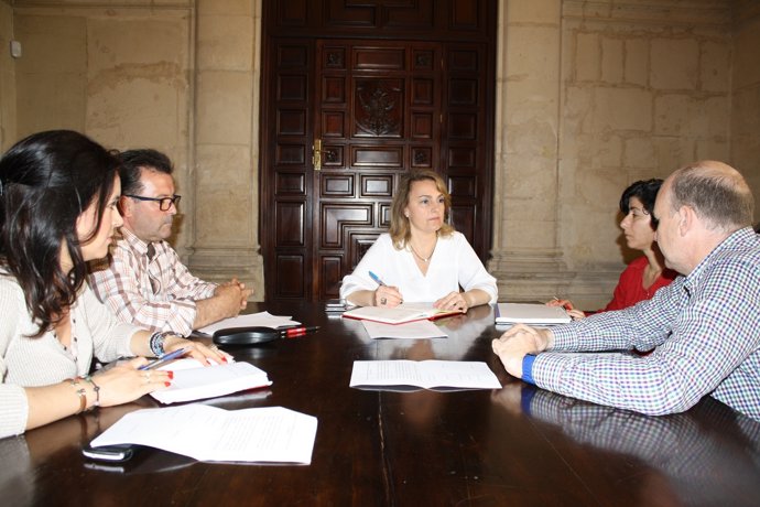 Reunión con la plantilla del Alcázar.