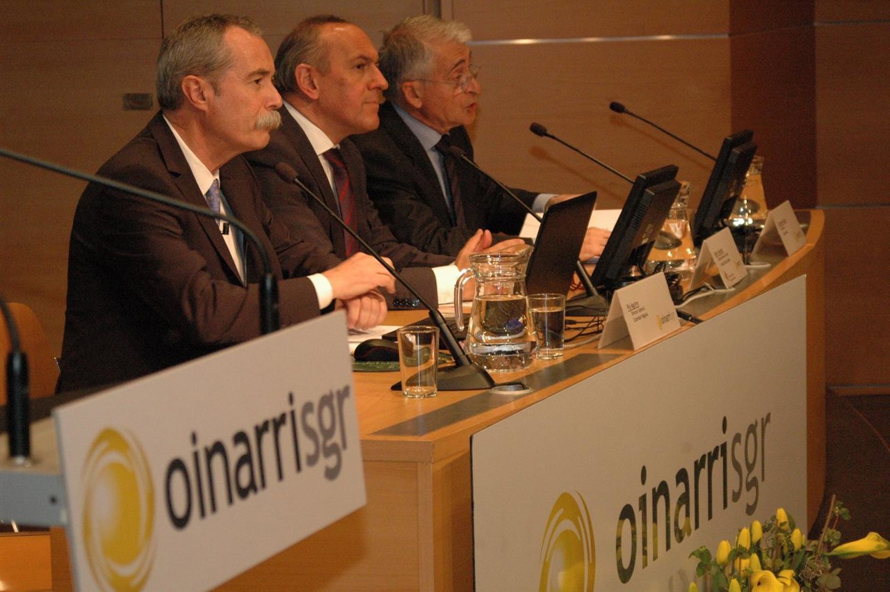  Junta General De Accionistas 2016 De Oinarri  En El Artium De Vitoria,