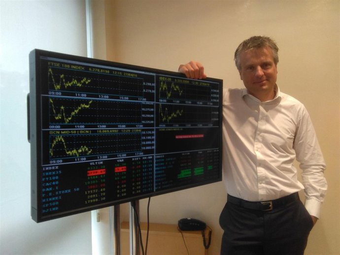 Luyendijk en la Borsa de Barcelona en la presentación de su último libro