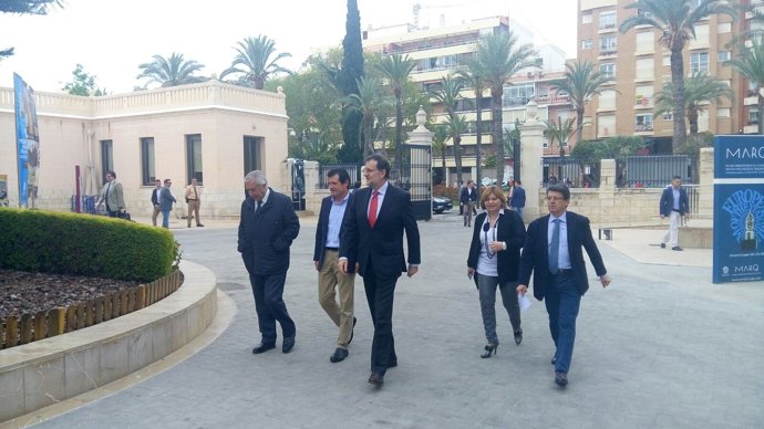 Rajoy, esta mañana, accede al MARQ junto a Isabel Bonig