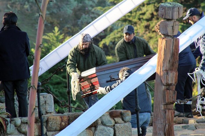 Los restos de Neruda reposan de nuevo en Isla Negra 