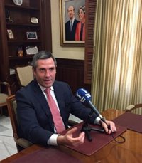 Alcalde de Mijas (C's) rechaza críticas de PP y reitera que presenten moción de censura