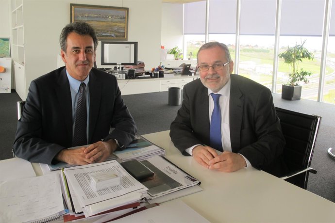 El consejero de Industria e Innovación y el rector de la UC