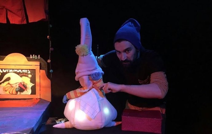 Escena de 'Comenoches'