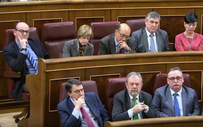 Aitor Esteban, Pedro Azpiazu y diputados del PNV