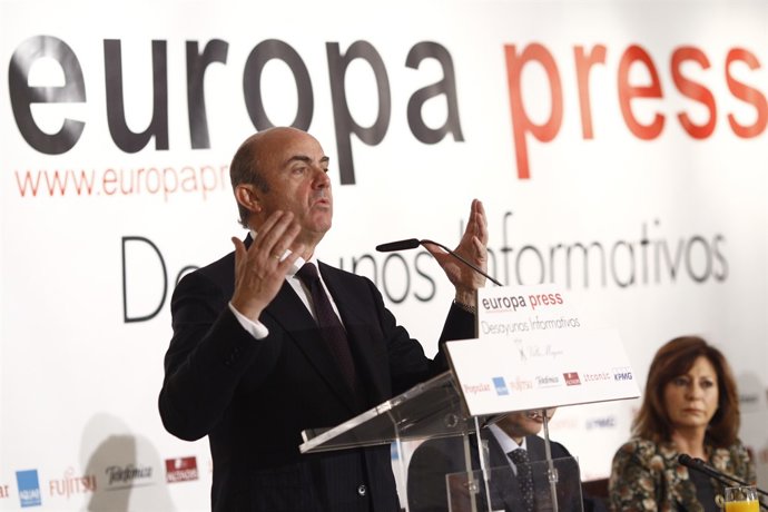 El ministro Luis de Guindos en los Desayunos Informativos de Europa Press