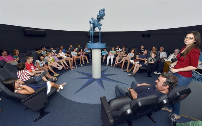 Puertas abiertas en el Planetario