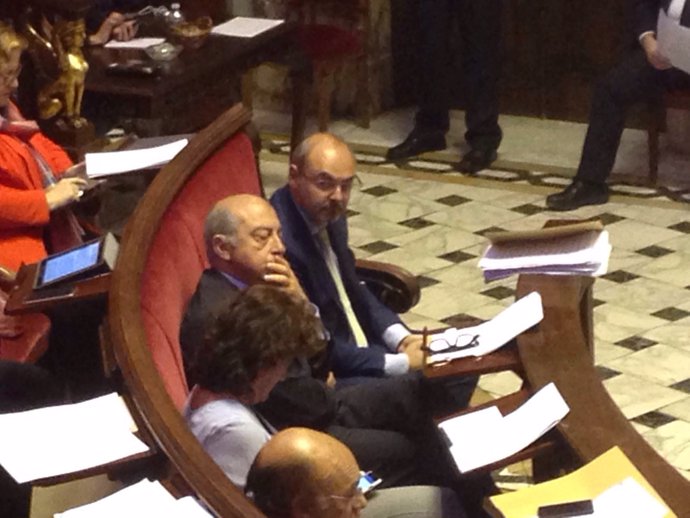 Monzó junto a Novo en el pleno del Ayuntamiento