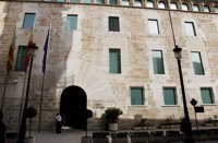 Las Corts aprueban modificar la ley para poder revocar senadores por pérdida de confianza