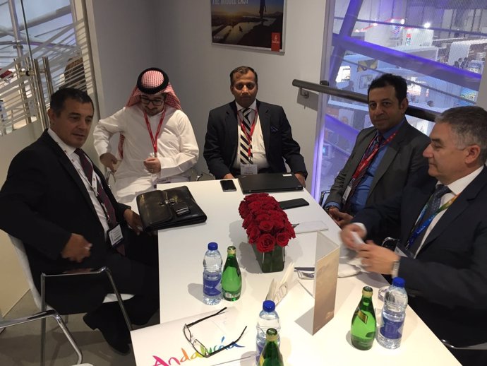 La Junta realiza una acción inversa con la aerolínea Emirates
