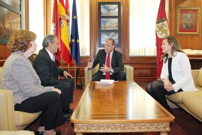 Silván con los representantes de las sociedades de CyL de Argentina