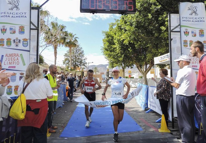 Unos 300 atletas se han dado cita en la prueba deportiva de Rioja.