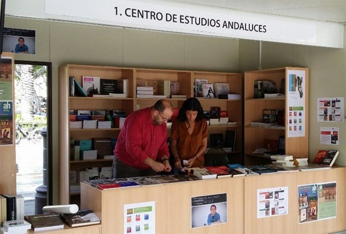Caseta del Centro de Estudios Andaluces en la Feria del Libro de Sevilla