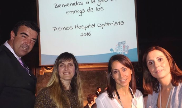 Responsables sanitarios del Hospital de Montilla en la entrega de premios