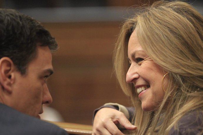 Pedro Sánchez y Trinidad Jiménez en el Congreso