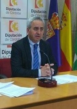 Maximiano Izquierdo en una rueda de prensa
