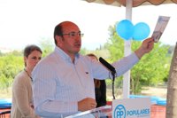 Presidente de Murcia se suma a quienes piden "cauces más directos de participación" de los militantes en el PP