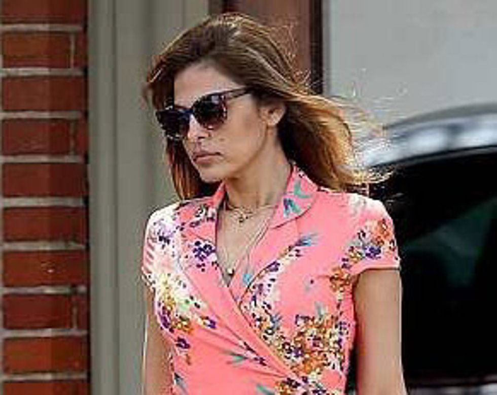 Eva Mendes paseando por Los Angeles136405, Eva Mendes seen wearing her NY&C Eva 