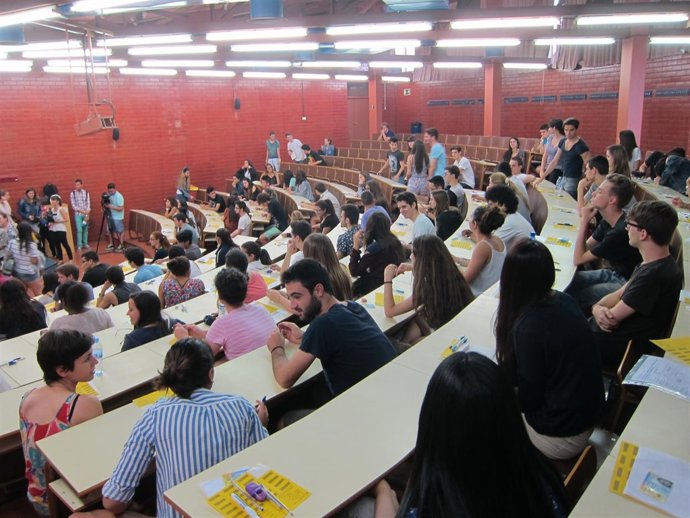 Selectividad 2015. Alumnos, estudiantes, facultad de Biología, PAU