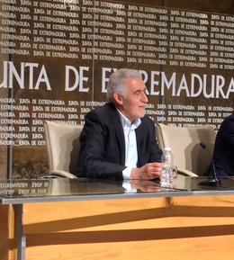 Rafael Rodríguez en rueda de prensa sobre la reválida