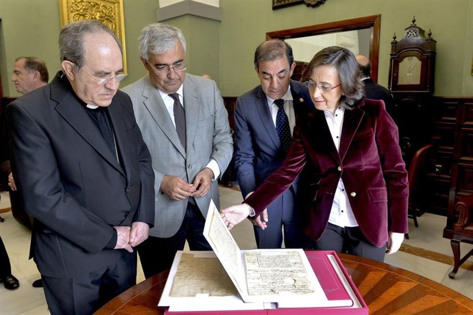 La US "redescubre" un manuscrito con dos firmas de Cervantes