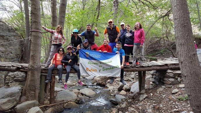 Los senderistas del programa provincial en Laujar de Andarax.