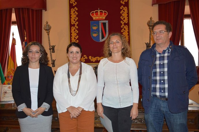 Acuerdo entre el Ayuntamiento de Almonte y la Asociación El Refugio del Burrito.