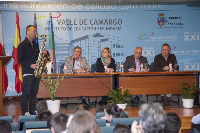 Clausura de la Semana Cultural del IES Valle de Camargo