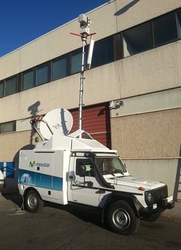 Unidad móvil de Telefónica desplazada al valle de Bujaruelo.