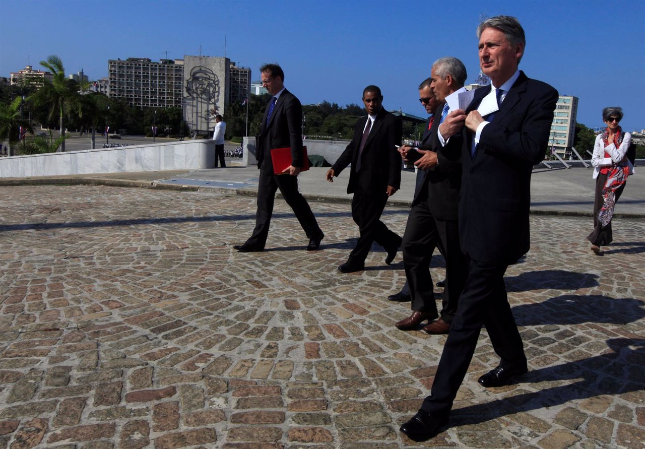 Secretario Exteriores Philip Hammond en Cuba