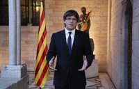 Puigdemont emprende a Bruselas su primer viaje oficial al extranjero