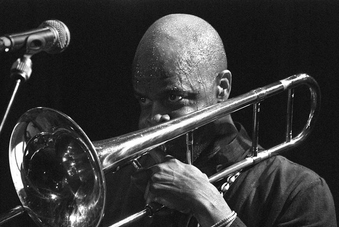 El trombonista Craig Harris