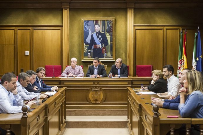 La Diputación se ha reunido con ayuntamientos y empresarios turísticos.