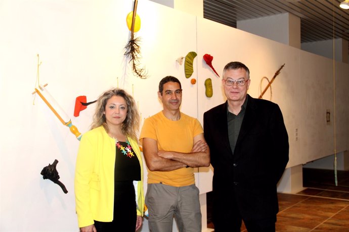 Visita del crítico de arte Miguel Cereceda a la exposición 'Lebensformen'